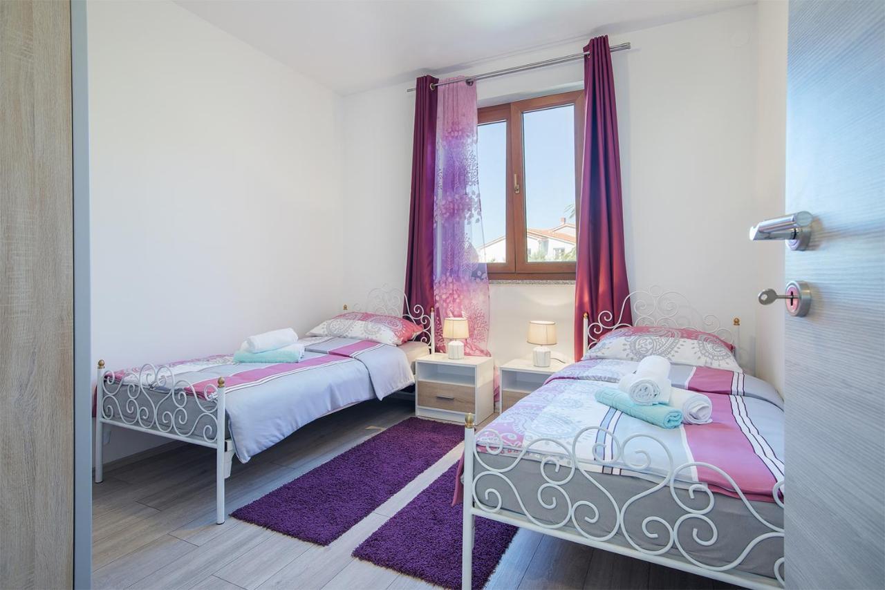 Kaylie Apartment Pula Ngoại thất bức ảnh