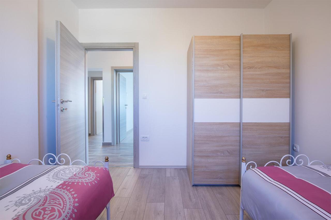 Kaylie Apartment Pula Ngoại thất bức ảnh
