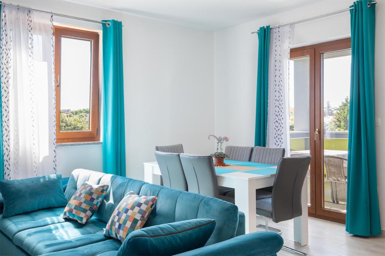 Kaylie Apartment Pula Ngoại thất bức ảnh
