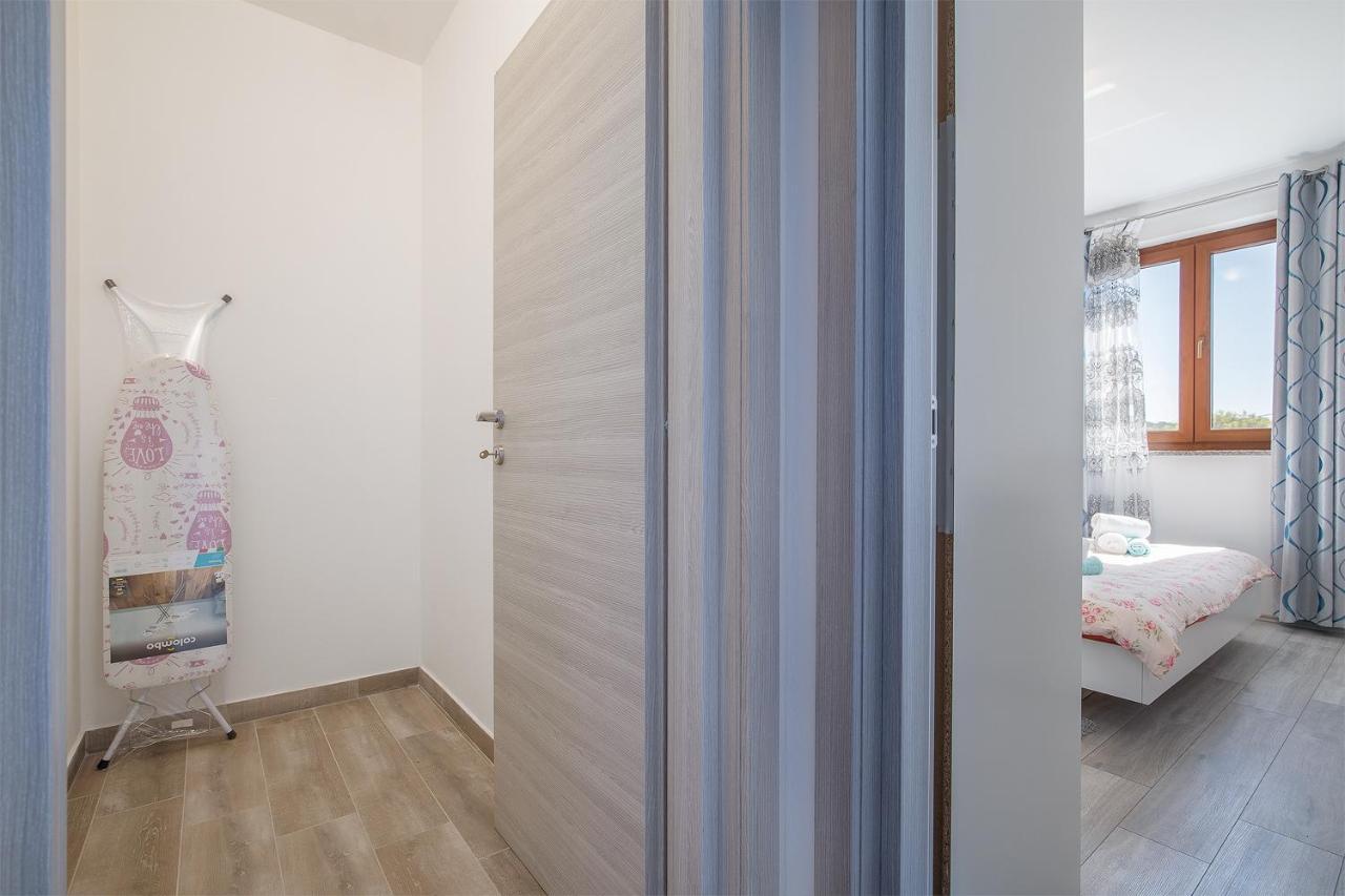 Kaylie Apartment Pula Ngoại thất bức ảnh