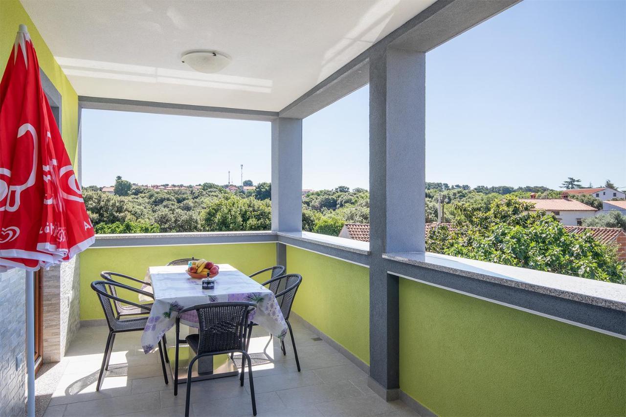 Kaylie Apartment Pula Ngoại thất bức ảnh