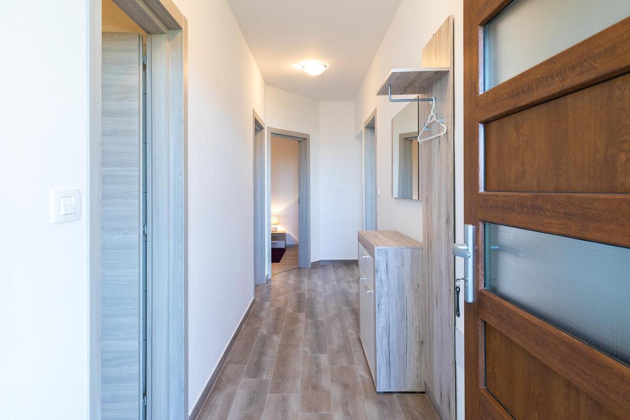 Kaylie Apartment Pula Ngoại thất bức ảnh