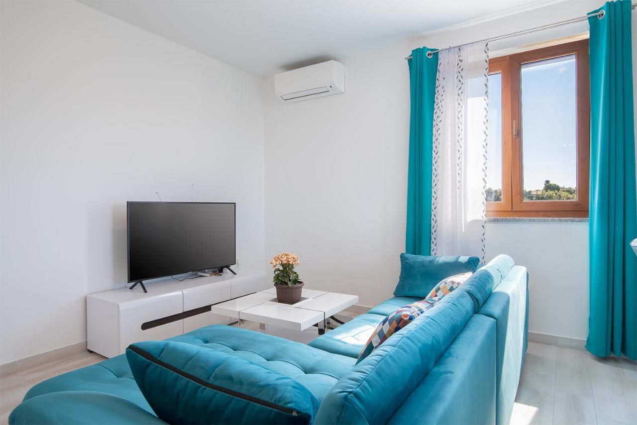 Kaylie Apartment Pula Ngoại thất bức ảnh